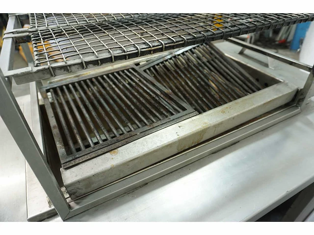Van holten b.v. - robata grill - afbeelding 5 van  5