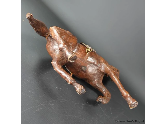 Van leder vervaardigd paard - afbeelding 5 van  5