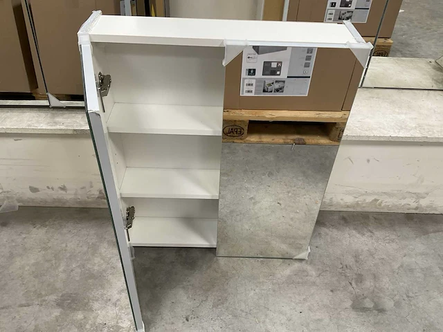 Van marcke spiegelkast 60 cm - afbeelding 3 van  5