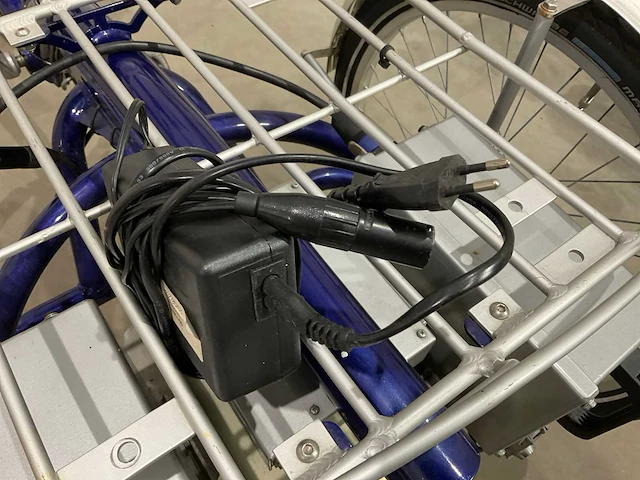 Van raam maxi elektrische driewieler - afbeelding 5 van  13