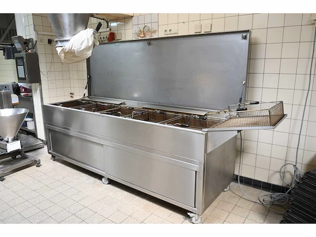 Van ‘t wout 5-delige oliebollenfriteuse / mobiele rvs werkbank - afbeelding 7 van  14