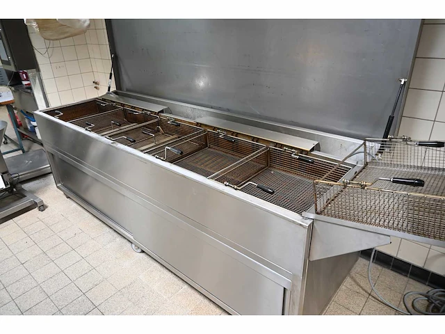 Van ‘t wout 5-delige oliebollenfriteuse / mobiele rvs werkbank - afbeelding 8 van  14