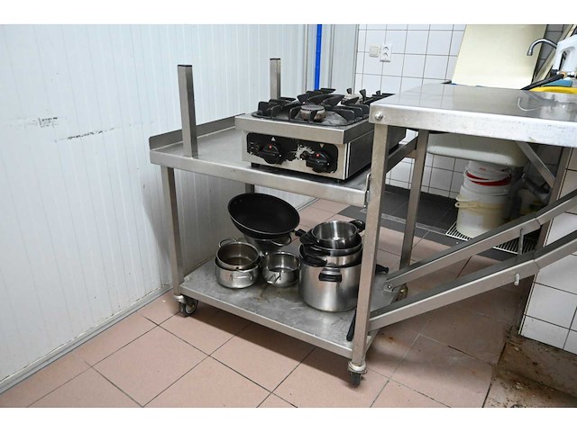 Van ‘t wout mobiele rvs werkbank met rvs inklapbaar werkblad - afbeelding 1 van  4