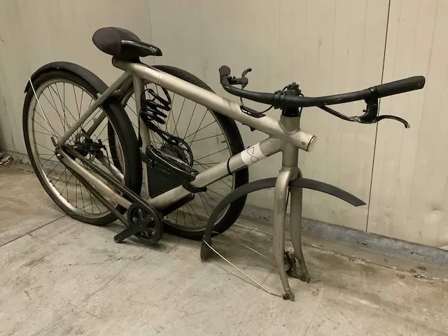 Vanmoof elektrische herenfiets - 61cm. - ‘smart bike’ - afbeelding 2 van  7