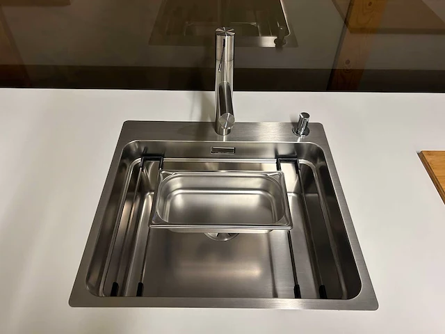 Varenna poliform - picasso - showroomkeuken - afbeelding 4 van  61