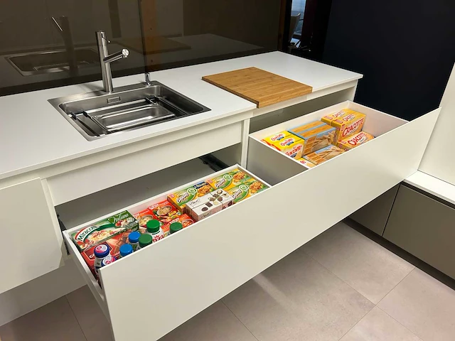 Varenna poliform - picasso - showroomkeuken - afbeelding 9 van  61