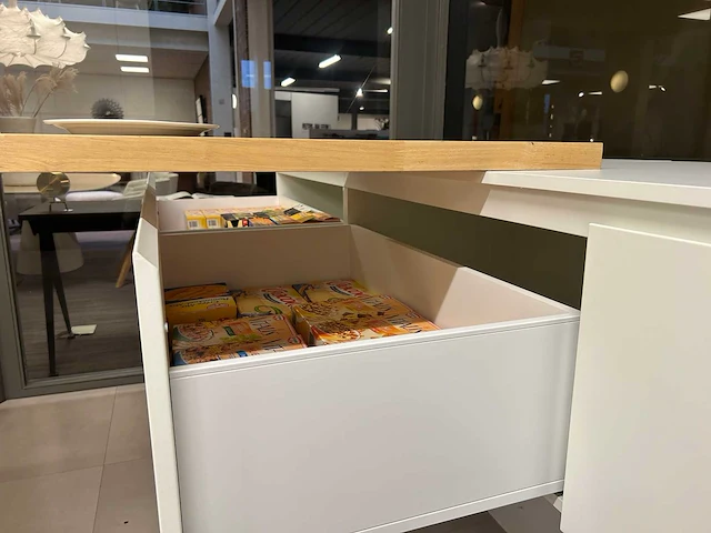 Varenna poliform - picasso - showroomkeuken - afbeelding 14 van  61