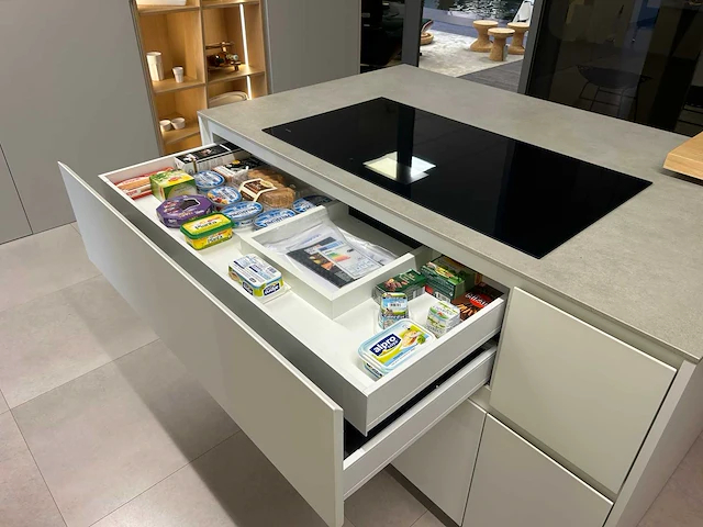 Varenna poliform - picasso - showroomkeuken - afbeelding 27 van  61