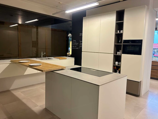 Varenna poliform - picasso - showroomkeuken - afbeelding 23 van  61