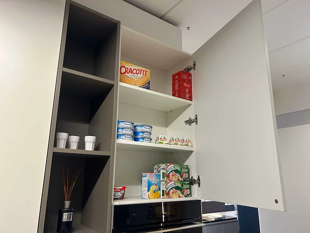 Varenna poliform - picasso - showroomkeuken - afbeelding 37 van  61