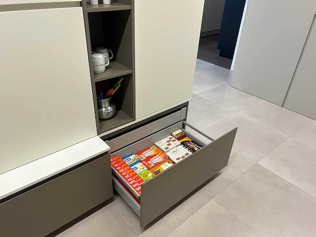 Varenna poliform - picasso - showroomkeuken - afbeelding 41 van  61