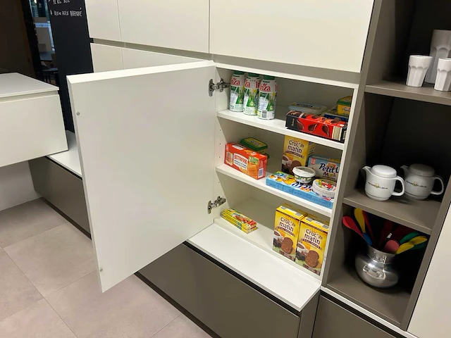 Varenna poliform - picasso - showroomkeuken - afbeelding 44 van  61