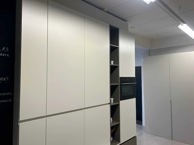 Varenna poliform - picasso - showroomkeuken - afbeelding 54 van  61