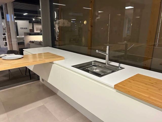 Varenna poliform - picasso - showroomkeuken - afbeelding 61 van  61