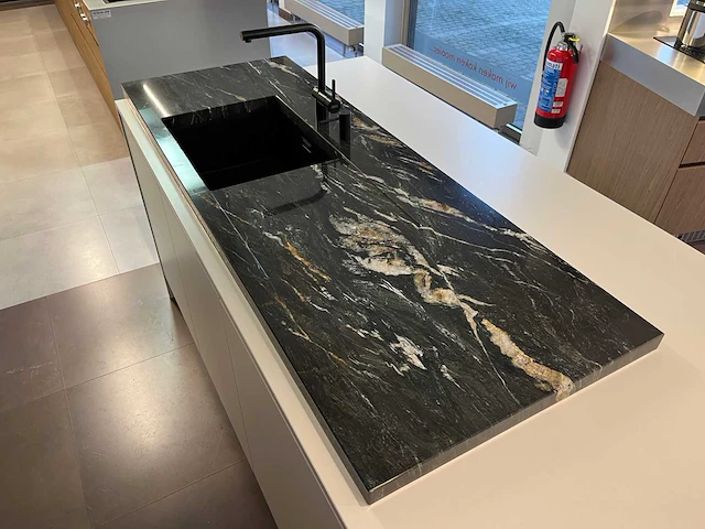 Varenna poliform - showroomkeuken - afbeelding 9 van  57