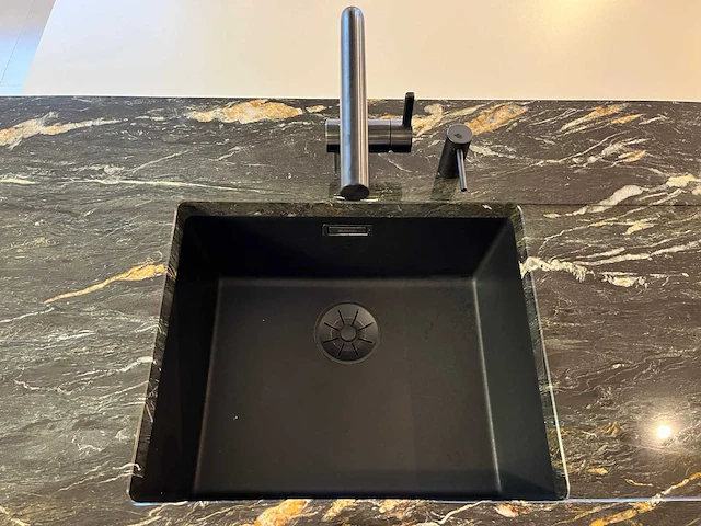 Varenna poliform - showroomkeuken - afbeelding 11 van  57