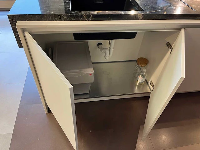 Varenna poliform - showroomkeuken - afbeelding 22 van  57