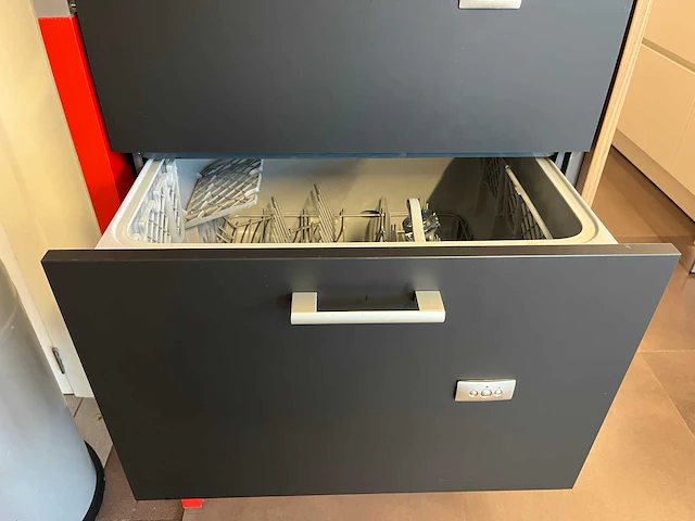 Varenna poliform - showroomkeuken - afbeelding 48 van  57