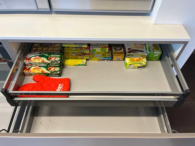 Varenna poliform - showroomkeuken - afbeelding 2 van  45
