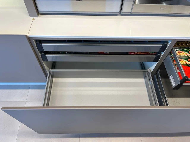 Varenna poliform - showroomkeuken - afbeelding 4 van  45