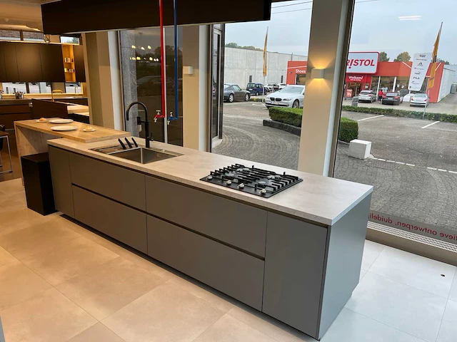 Varenna poliform - showroomkeuken - afbeelding 9 van  45