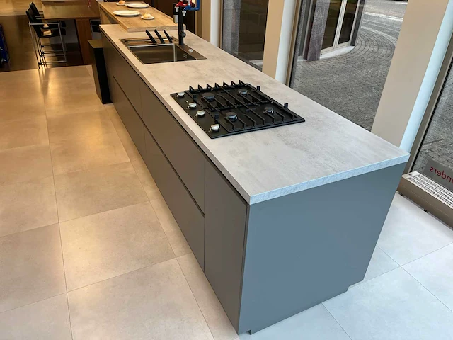 Varenna poliform - showroomkeuken - afbeelding 13 van  45