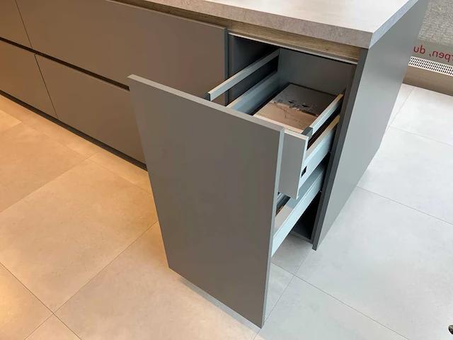 Varenna poliform - showroomkeuken - afbeelding 15 van  45