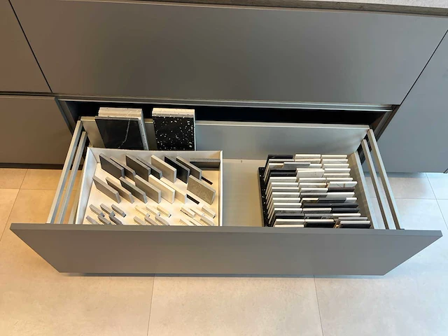 Varenna poliform - showroomkeuken - afbeelding 17 van  45