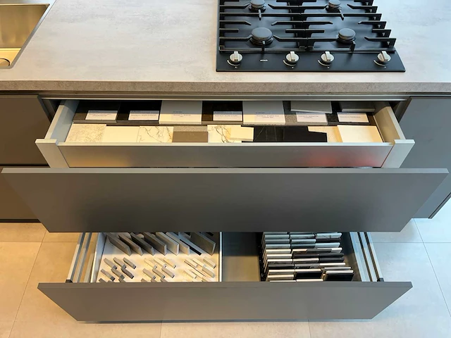 Varenna poliform - showroomkeuken - afbeelding 19 van  45