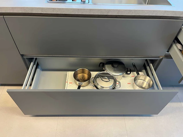 Varenna poliform - showroomkeuken - afbeelding 22 van  45