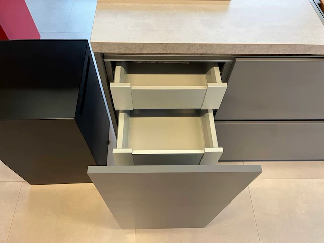Varenna poliform - showroomkeuken - afbeelding 35 van  45