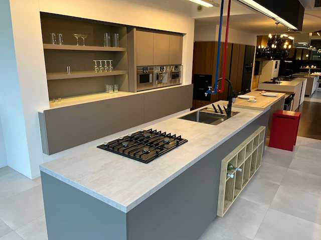 Varenna poliform - showroomkeuken - afbeelding 39 van  45