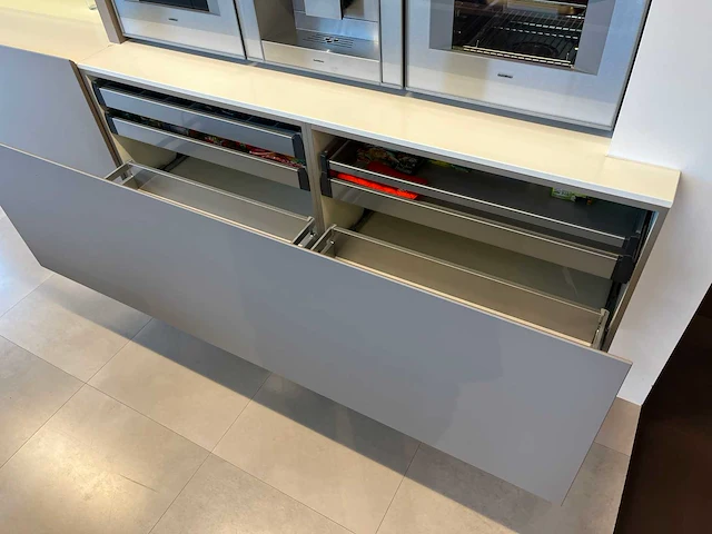 Varenna poliform - showroomkeuken - afbeelding 43 van  45