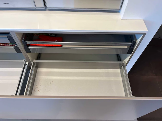 Varenna poliform - showroomkeuken - afbeelding 45 van  45
