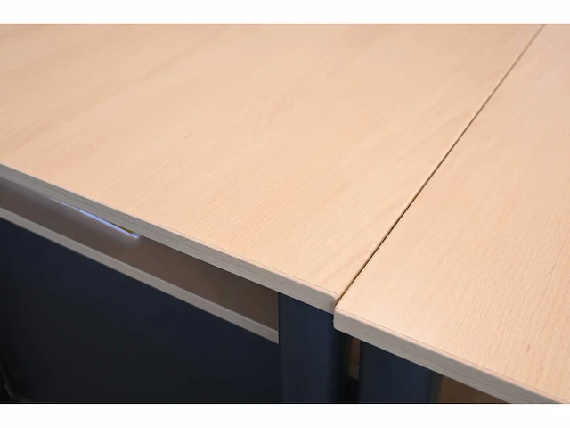 Vario l-bureau (in hoogte verstelbaar) (4x) - afbeelding 3 van  3