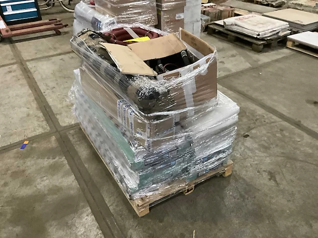Various contractor materials - afbeelding 2 van  9