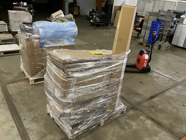 Various contractor materials - afbeelding 1 van  7
