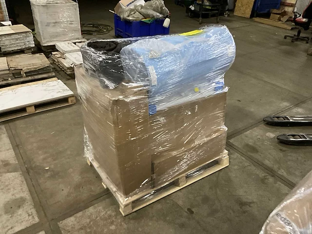 Various contractor materials - afbeelding 1 van  7