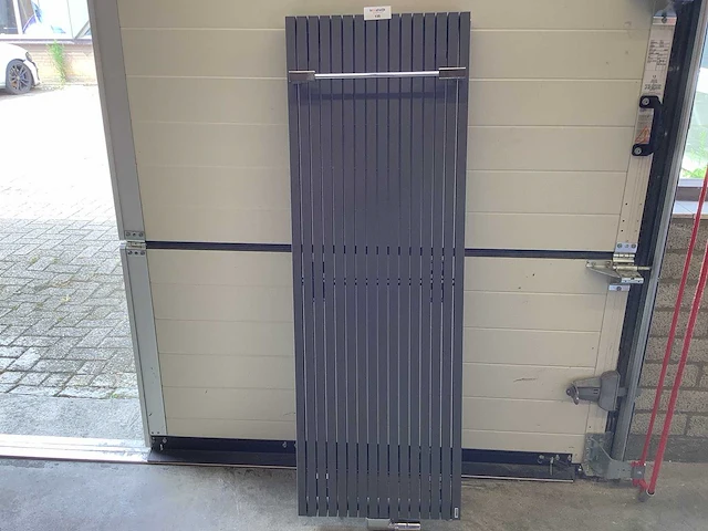 Vasco - handoekradiator 140x47,5 - afbeelding 1 van  3
