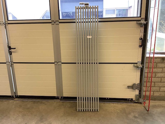 Vasco - radiator 38x180 cm grijs - afbeelding 1 van  3