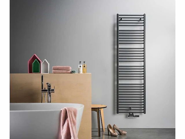 Vasco bathline bb designradiator 60x118,6 cm - afbeelding 1 van  3