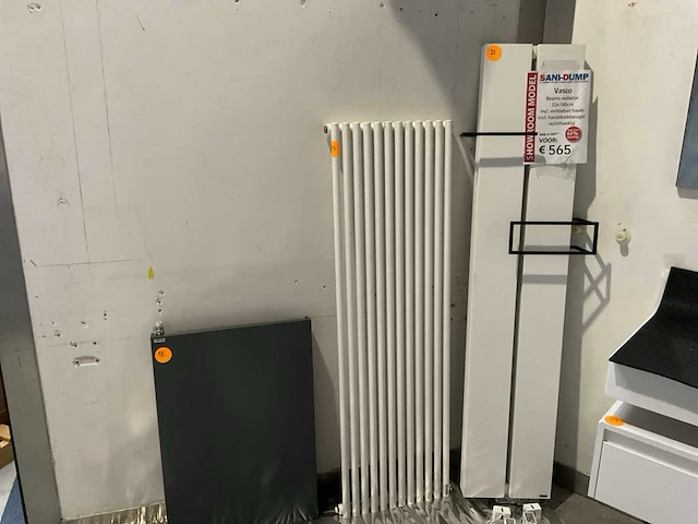 Vasco beams designradiator 32x160 cm - afbeelding 2 van  2
