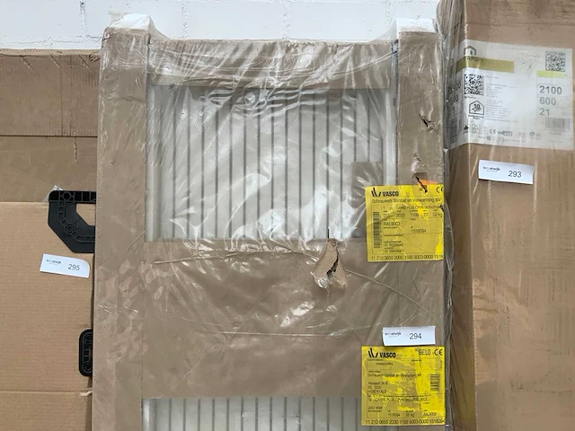Vasco carre plus 655-2000 designradiator verticaal - afbeelding 2 van  4