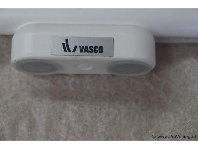 Vasco handdoekradiatoren - 5 stuks - nieuw in verpakking - afbeelding 2 van  7