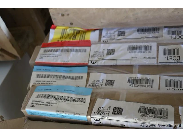 Vasco handdoekradiatoren - 5 stuks - nieuw in verpakking - afbeelding 5 van  7