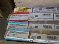 Vasco handdoekradiatoren - 5 stuks - nieuw in verpakking - afbeelding 5 van  7