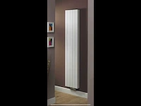Vasco zaros designradiator 37x160 cm met handdoekbeugel en thermostaatknop - afbeelding 1 van  3