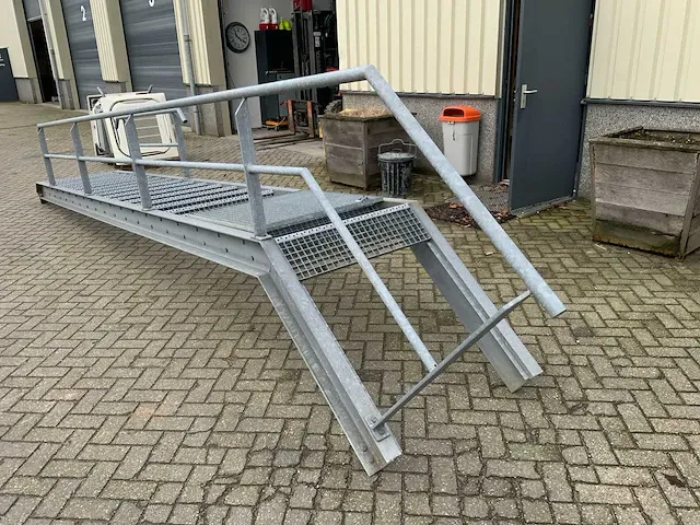 Vaste trap - afbeelding 2 van  5