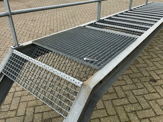 Vaste trap - afbeelding 4 van  5