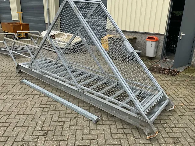 Vaste trap - afbeelding 2 van  4
